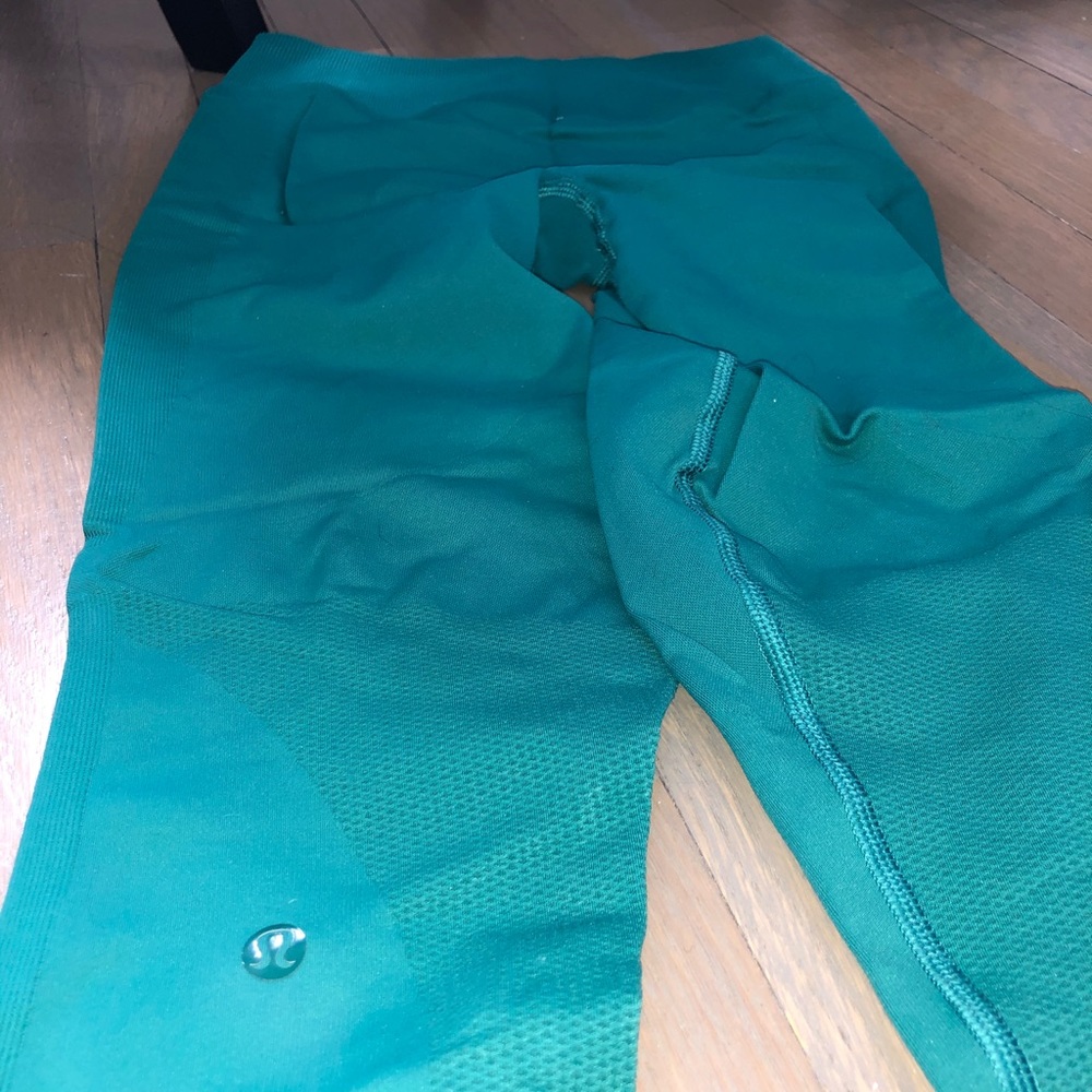 Lulu CROP LEGGINGS TIGHT SIZE 4-6